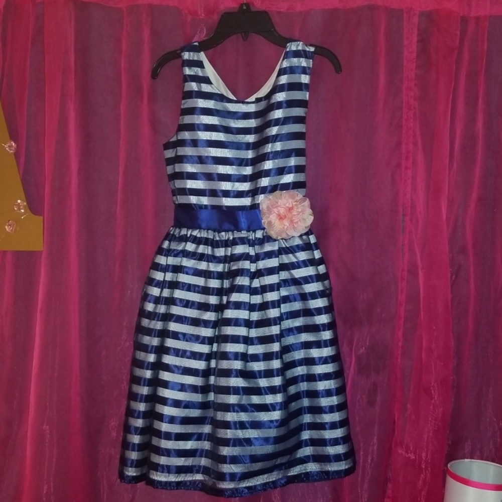 Girl's dress